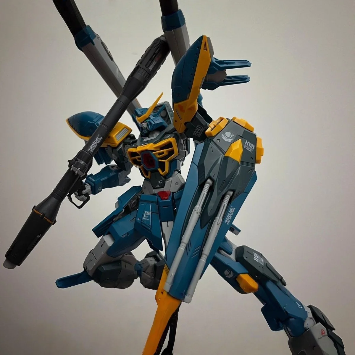 Novo em estoque baobao e menghu 1/100 fm calamidade montagem modelo kit anime figura de ação robô modelo plástico presentes surpresa brinquedos