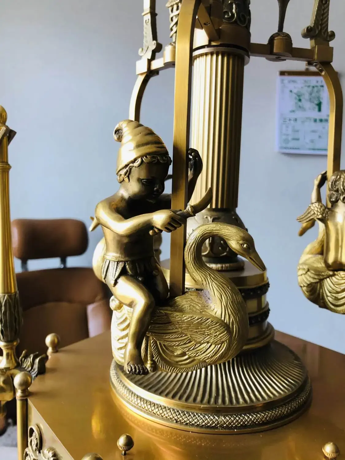 Clock machinery dynamic rotating angel classical clock