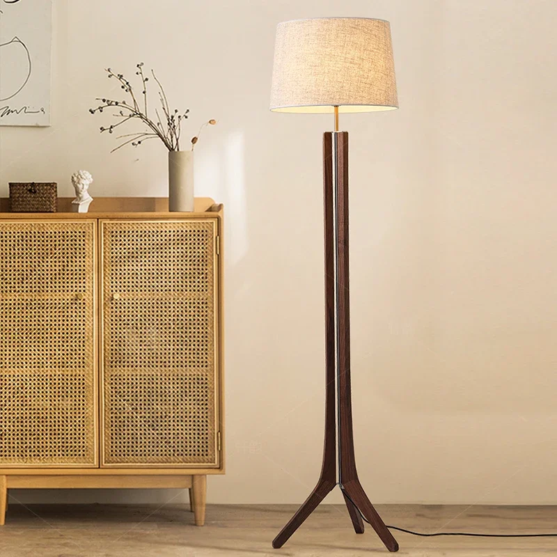 lampadaire en bois massif,