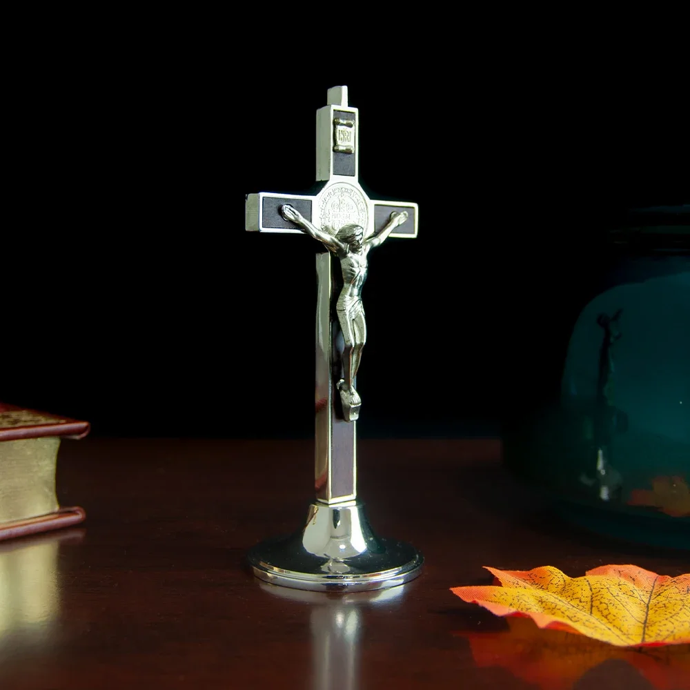HTISOK Jesus-Kruzifix-Statue, Hochwertiges Braunes Heiliges Katholisches Kreuz, Christi Kreuzigungs-Dekoration für Kirche und Zuhause – Detail 5