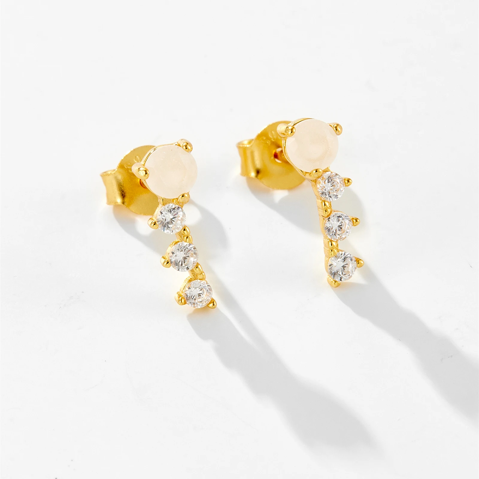 

VEWANT 100% 925 Sterling Silver Zircon Stud Earring 2024 Women Fine Luxury Fashion Wedding Party Jewelry