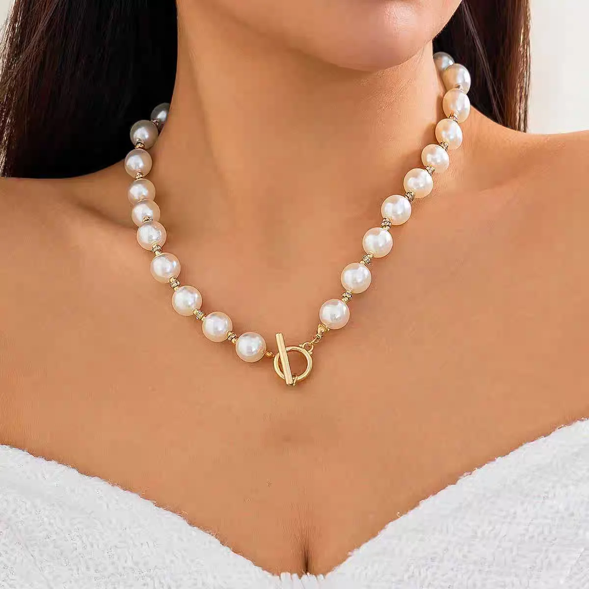 

Light Luxury Niche Design Simple Vintage Style Freshwater Pearl Necklace