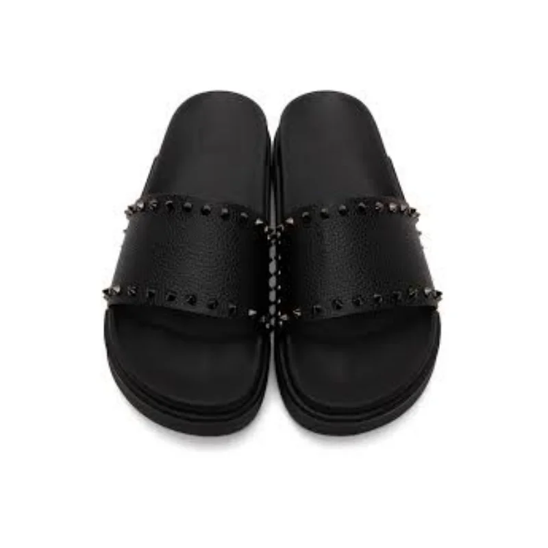 

Rivet Women Men Large Size Round Toe Flaf Slippers Thick Heel Summer Confortable Soft Sole Outdoor Fashion Luxury Shoes Slide