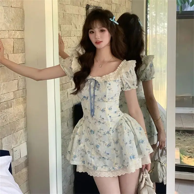 ชุดเดรสลายดอกไม้สีฟ้าขอบลูกไม้ฝรั่งเศสสําหรับผู้หญิง กระโปรงเจ้าหญิงฤดูร้อน