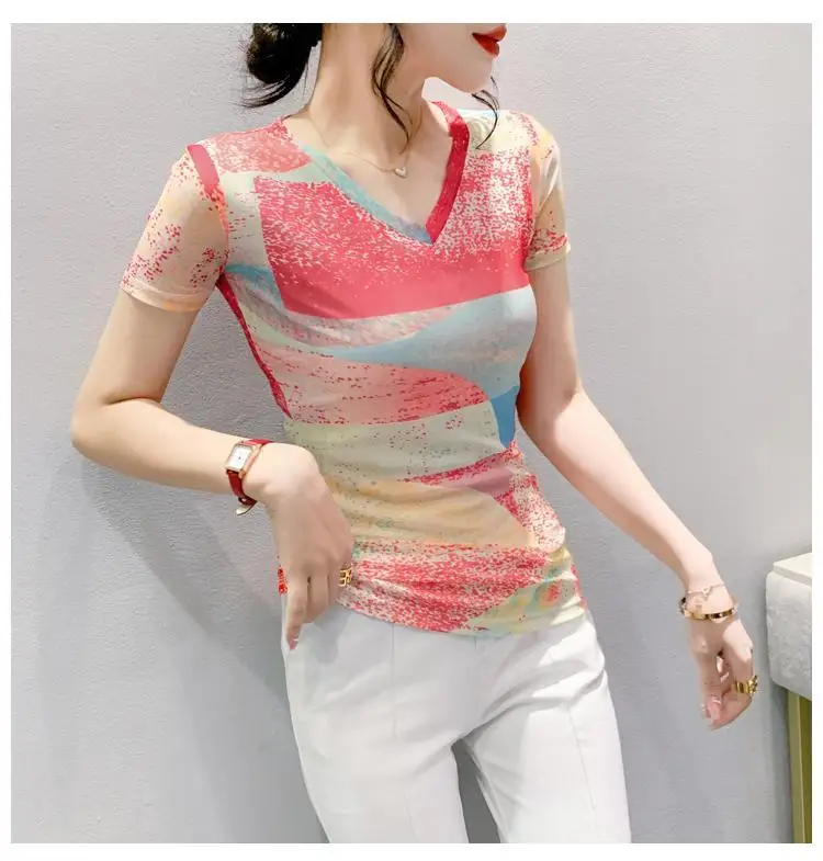 Fashionable V-neck printed T-shirt for women for short-sleeved summer new style color-blocking mesh top slim and slim