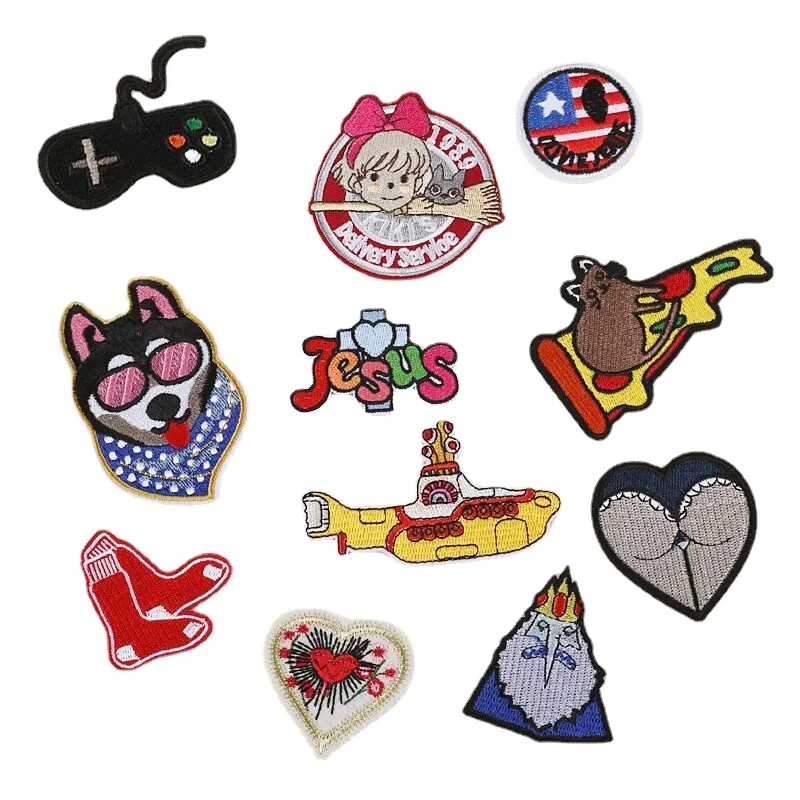 30pcs/lot Round Anime Embroidery Patch Letter Glasses Jesus Christmas Dog Plane Love Heart Clothing Decoration Strange Thing