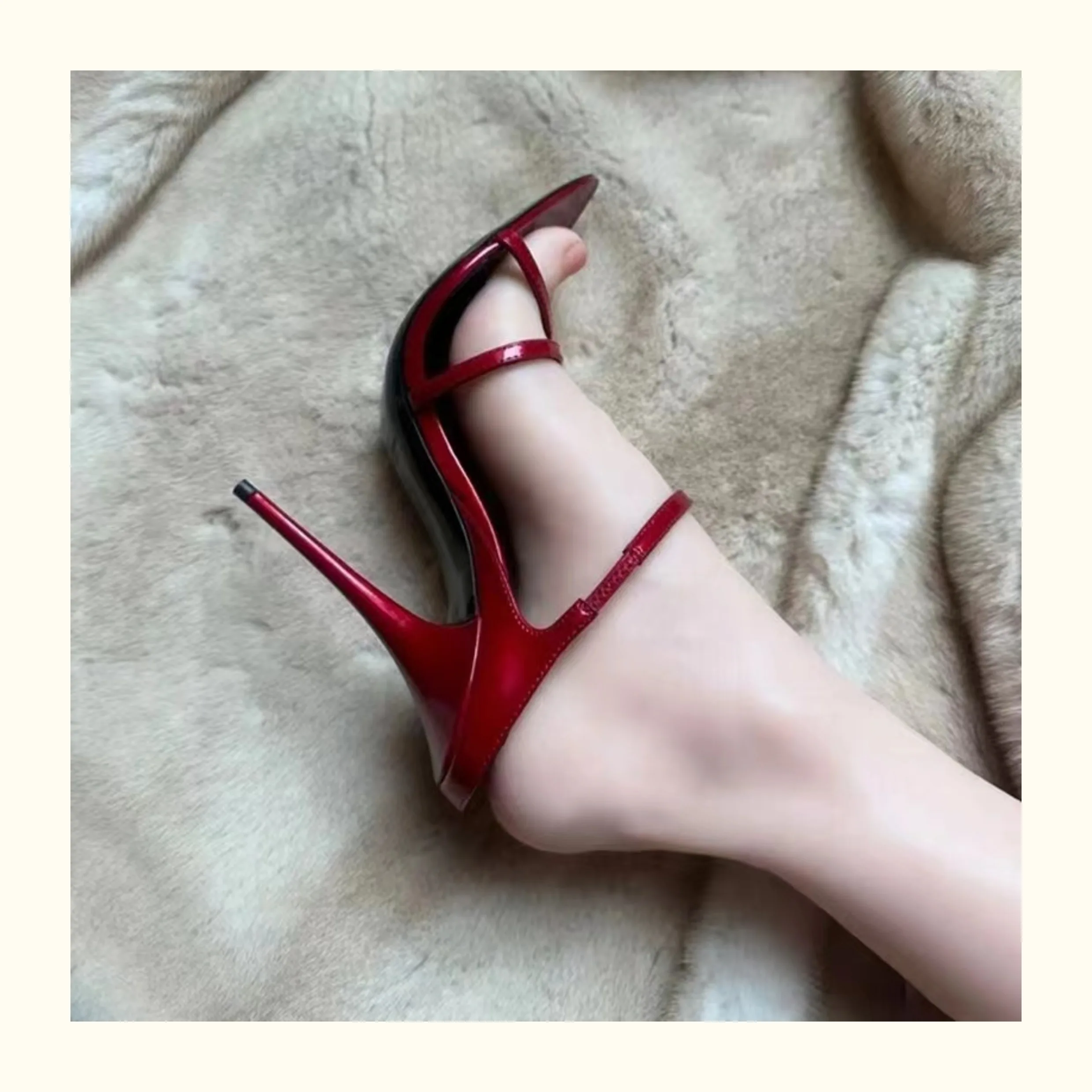 Red High Heels Wearing Slippers for Women's 2024 Summer New One line Lacquer Leather Sexy and Exquisite Open Toe Sandals