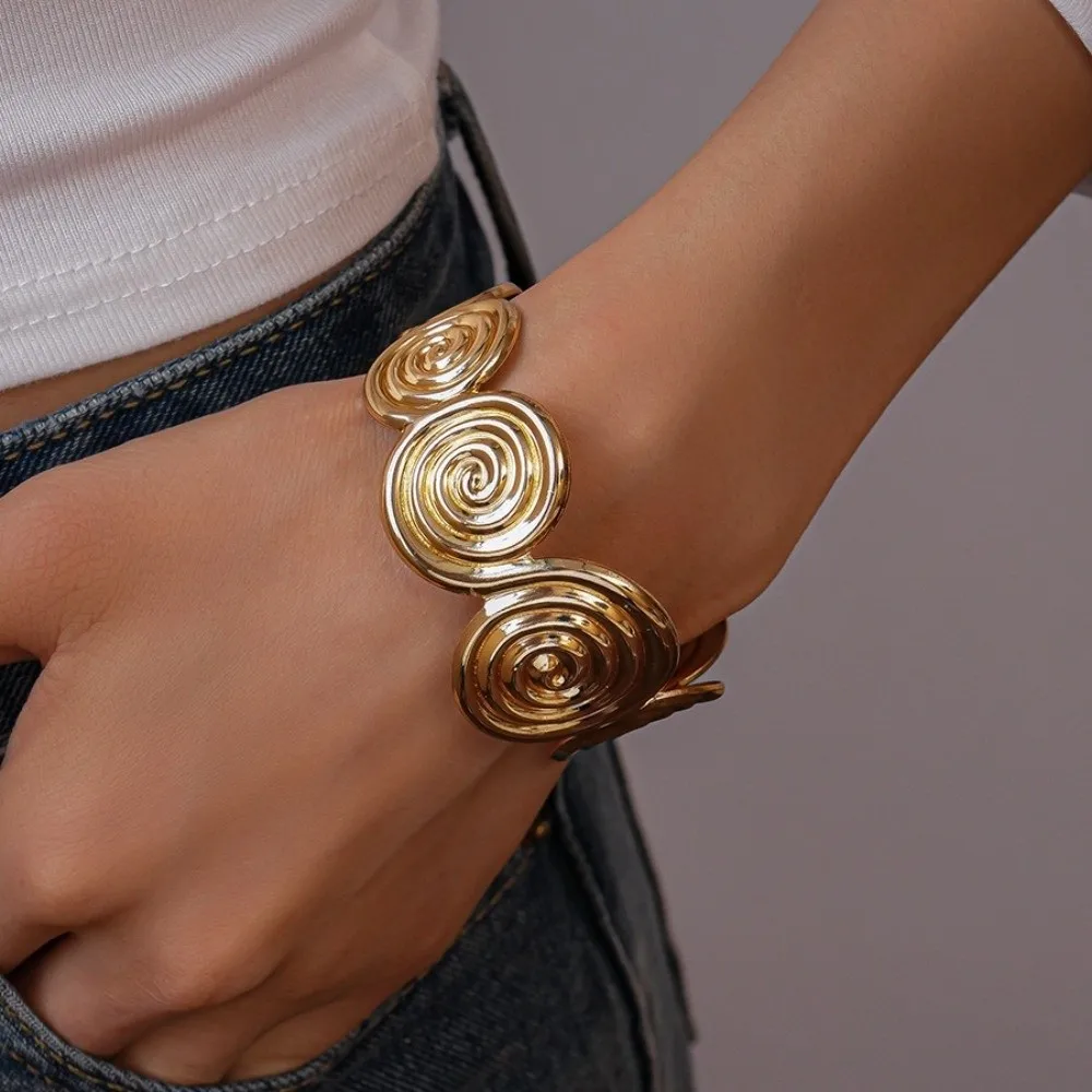 Bangles Metal Spiral Arm Bracelet Opening Non-Fading Opening Bangle Exaggerated Europe Style Women Wristband Party