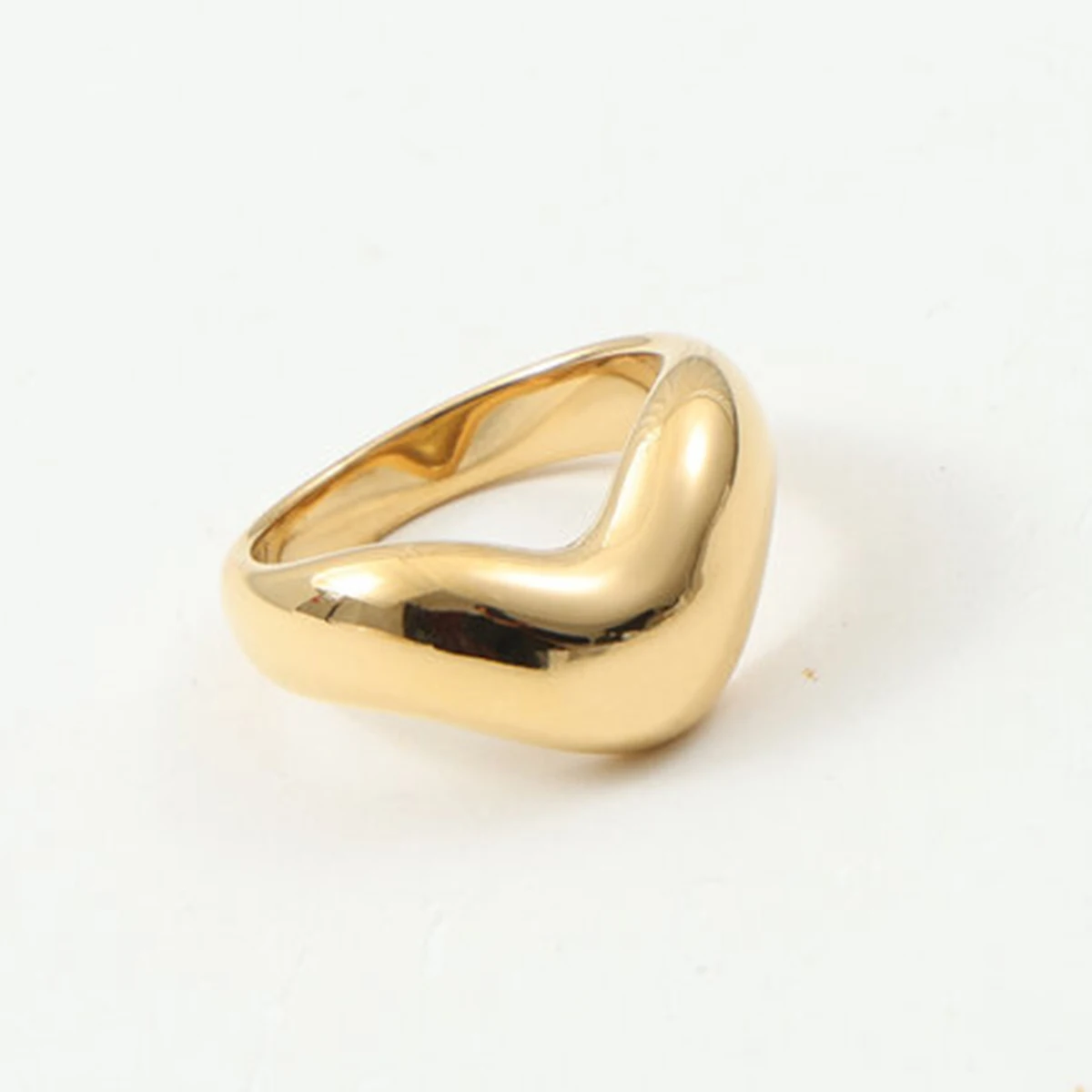 Stylish Abstract Heart-shaped Ring with Curved Surface Gold Plated Titanium Stainless Steel Wedding Ring Gift for Lover