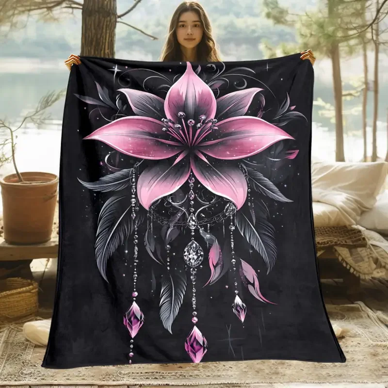 

Розовый цветочный и перьевой принт — легкое фланелевое одеяло, мягкое и теплое, идеально подходит для кемпинга, пикника, путешествий, офиса, дивана.