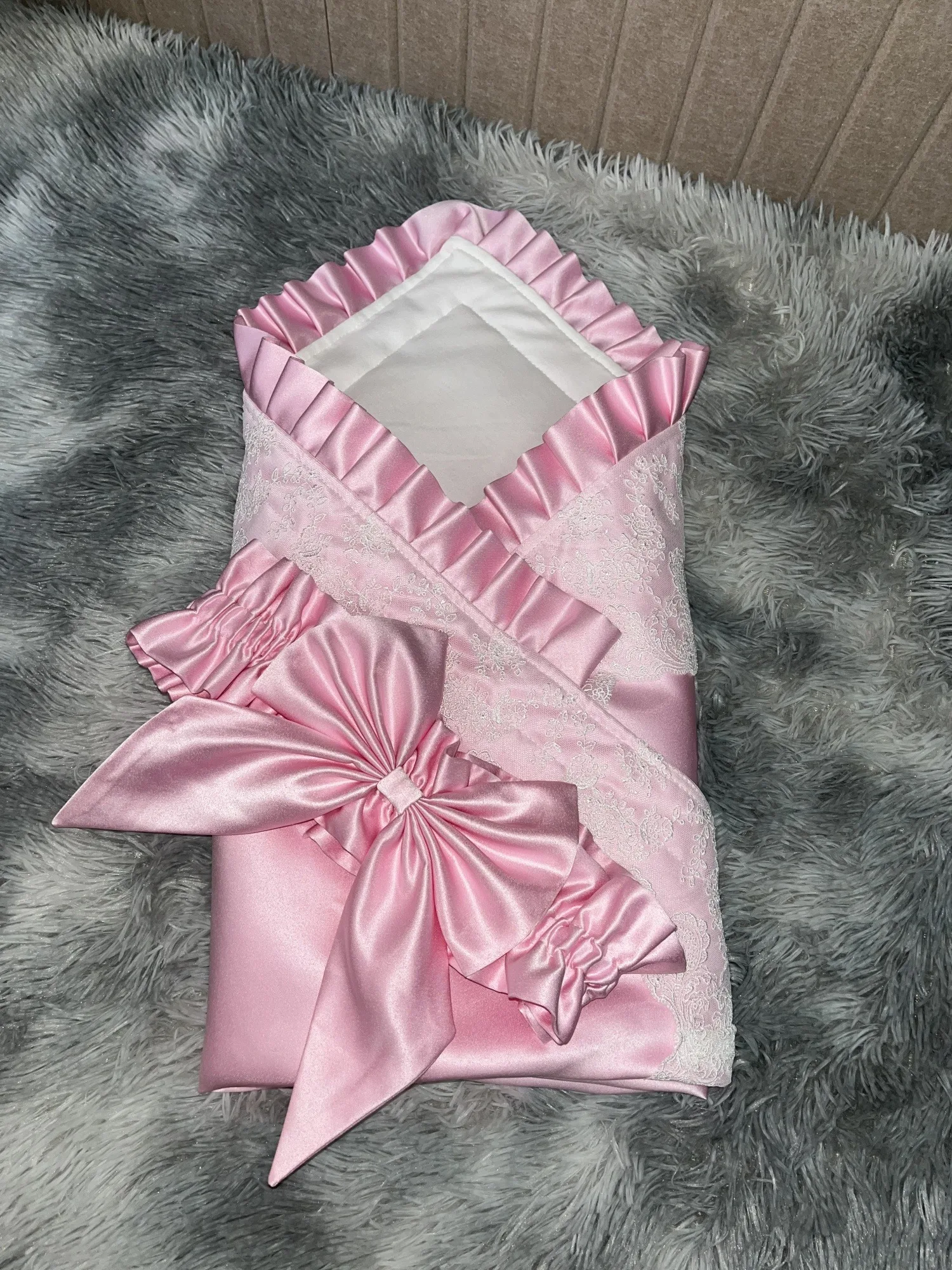 Baby Girl Pink Satin Lace Swaddle Blanket with Large Bow - Luxury Ruffled Newborn Wrap,Soft Princess-style Swaddling Cloth