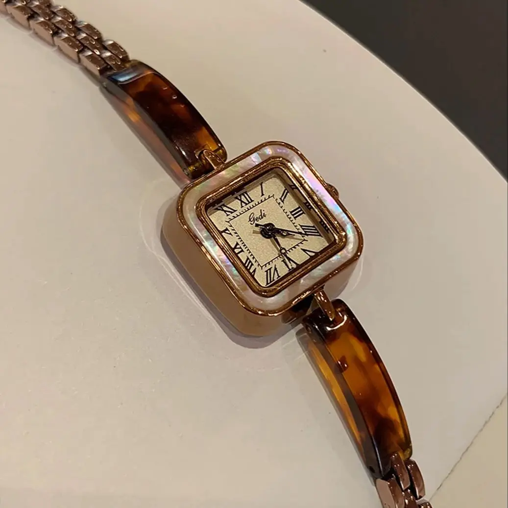 Luxury Vintage Women's Watches With Roman Numerals and Square Dial Quartz Ladies Watch with Amber Bracelet Perfect Gift NEW