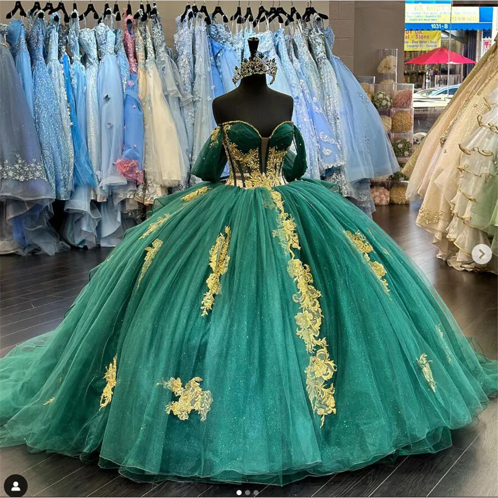 

Sparkly Green Princess Quinceanera Dresses Gold Appliques Off Shoulder Ball Gown Sweet 16 Tailored Vestidos De 15 Quinceañera