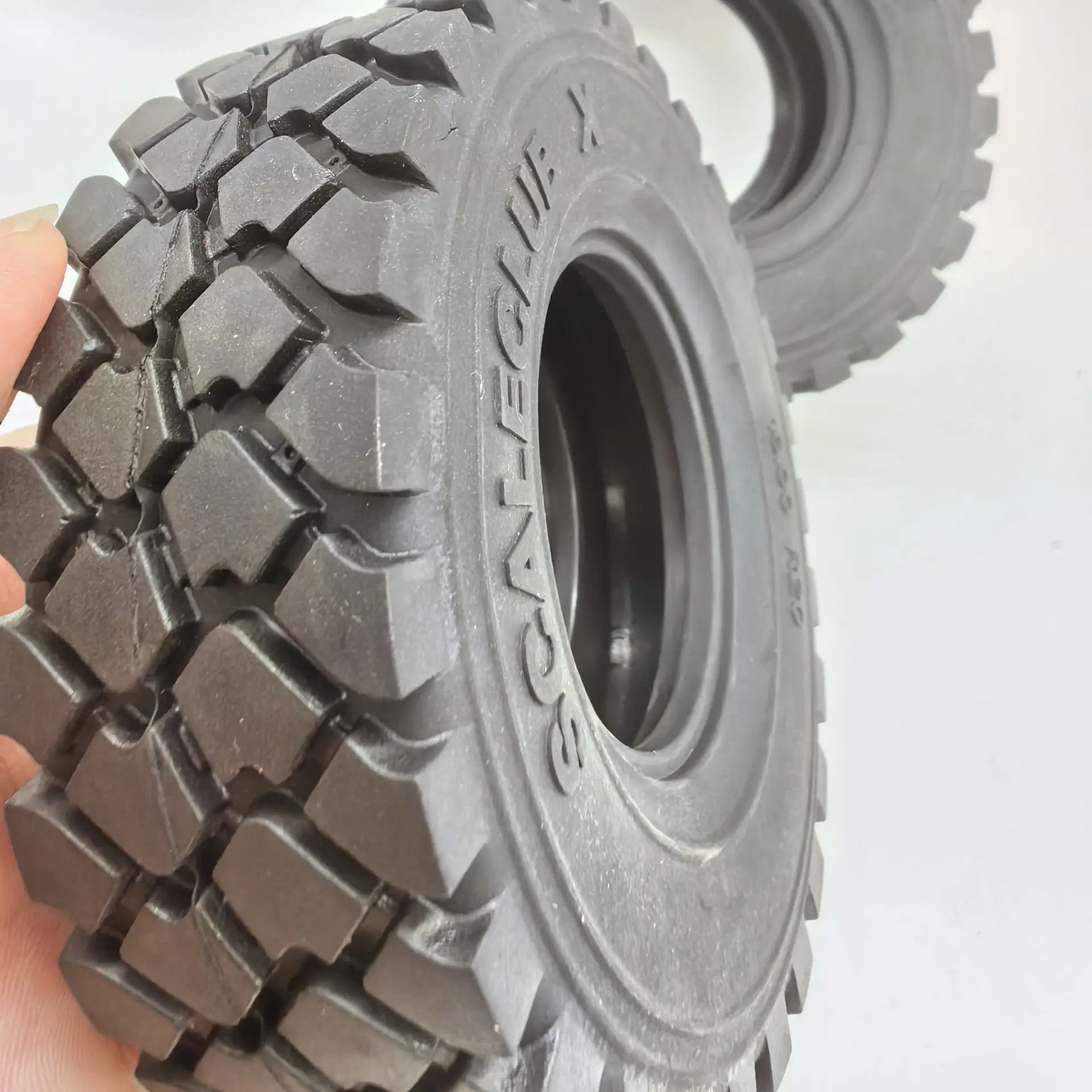Scaleclub Modell 1/14 95MM Durchmesser Offroad-Truck Offroad-Anhänger-Reifen Militär-LKW-Reifen für Auto-Teile RC-Truck-Anhänger – Detail 10