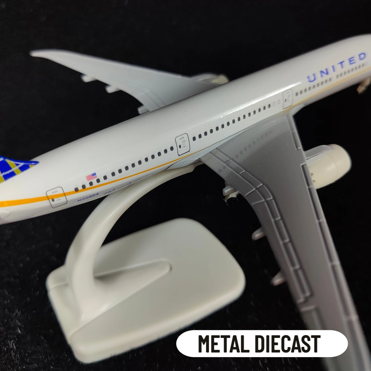 Scale 1:250 Metal Aircraft Replica, United B787 Airplane Aviation Model Miniature Art Kid Fidget Boy Toy