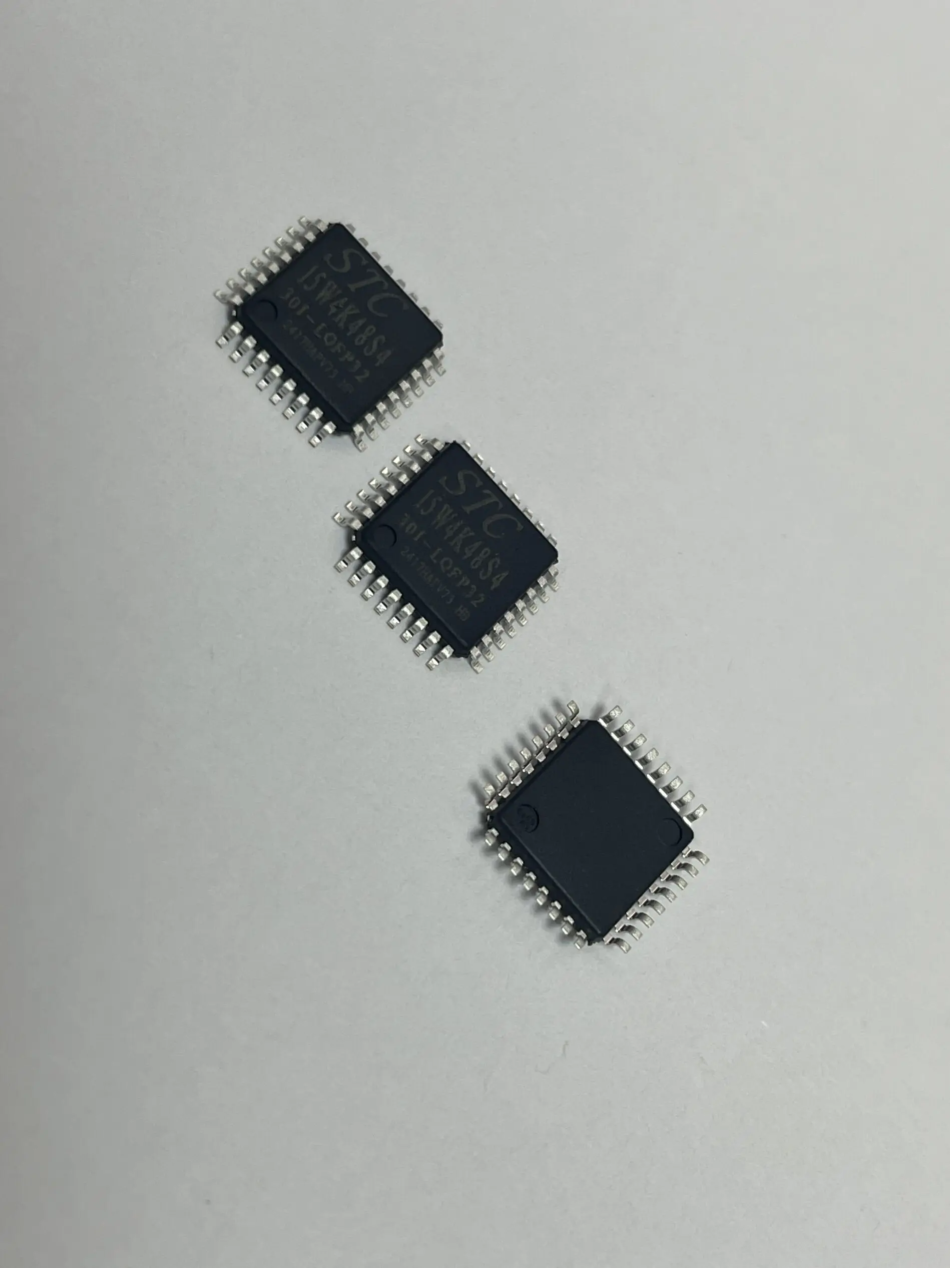 5PCS/LOT Original STC15W4K32S4-30I-LQFP44 STC15W4K48S4-30I-LQFP32  enhanced 1T 8051 MCU microcontroller MCU