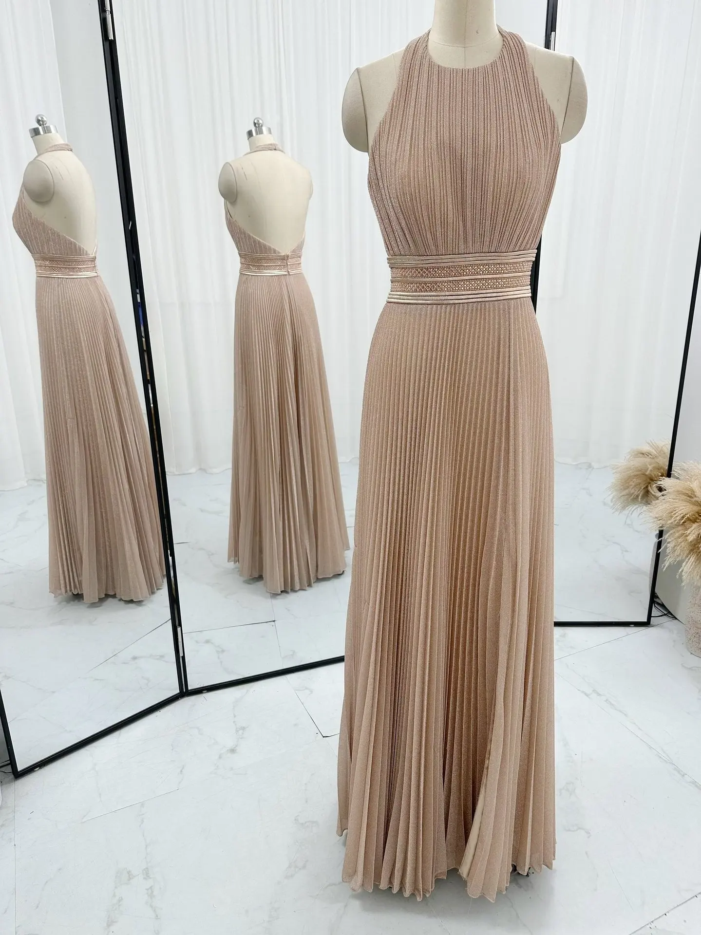 Khaki TemperamentFashion Hanging NeckBack -Up Sleeveless WaistSlim Evening Dress M1457