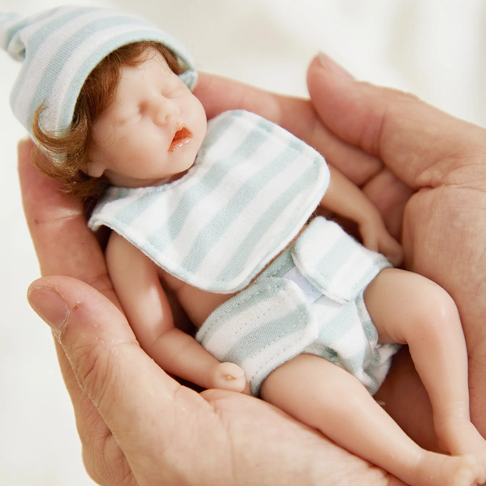 6-inch Solid Silicone Reborn Doll, Soft and Stretchable Simulation Baby Doll, Soothing and Decompression Toy Doll Bebe Reborn