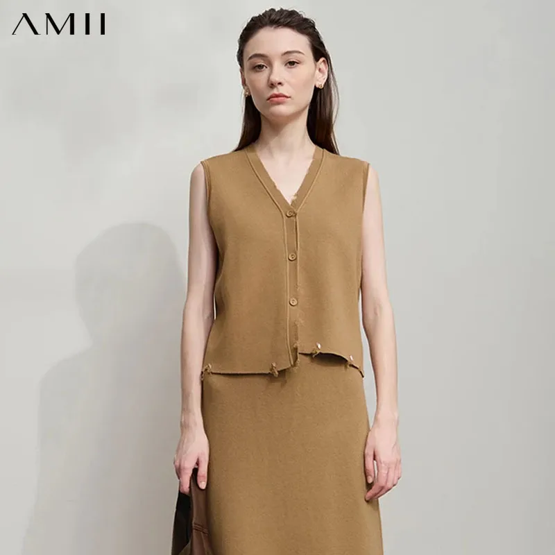 

AMII Vest for Women 2026 Spring New Solid Color Commuter Loose V-neck Short Knitted Tops Asymmetrical Midi Skirts 12554006
