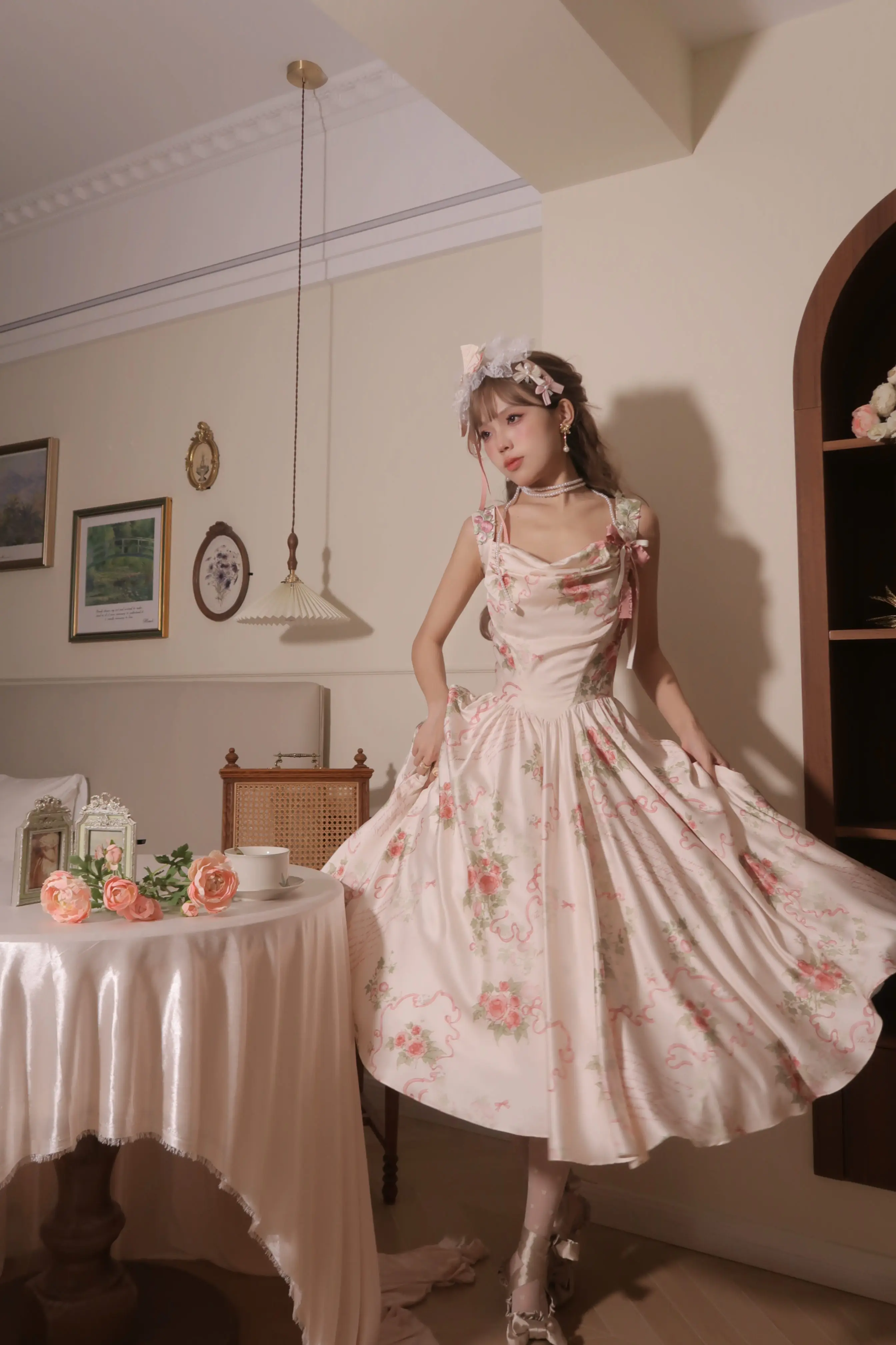 Romantic And Elegan… - image