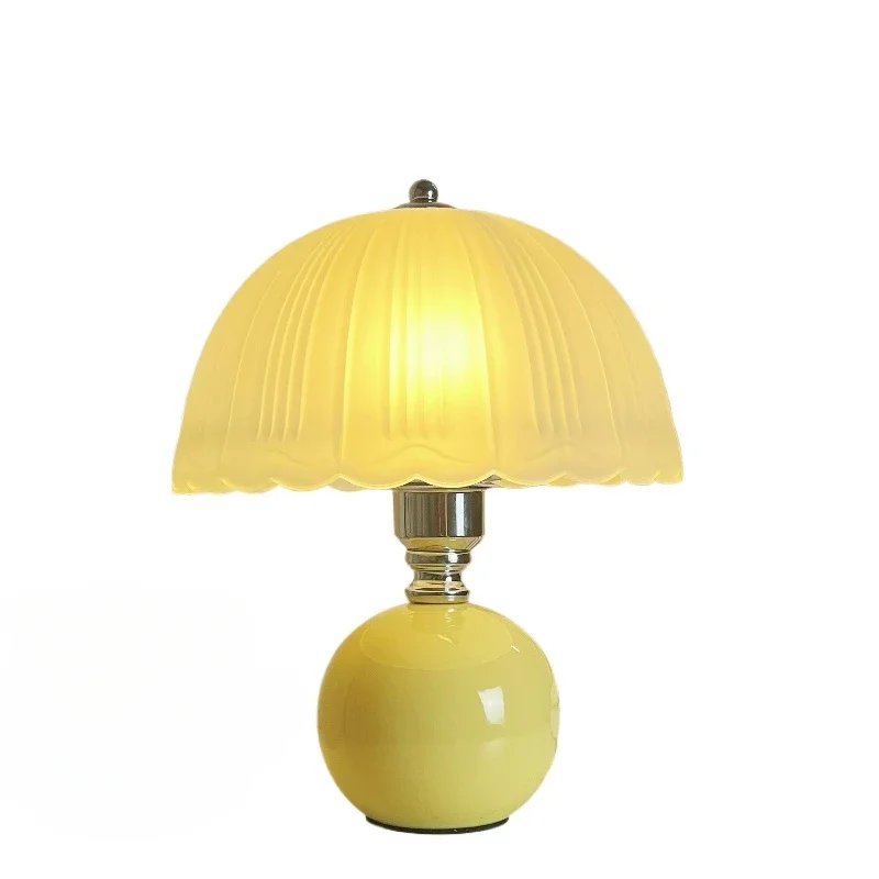 

Jellyfish desk lamp bedroom bedside lamp Nordic high-end romantic pastoral cream atmosphere night lamp
