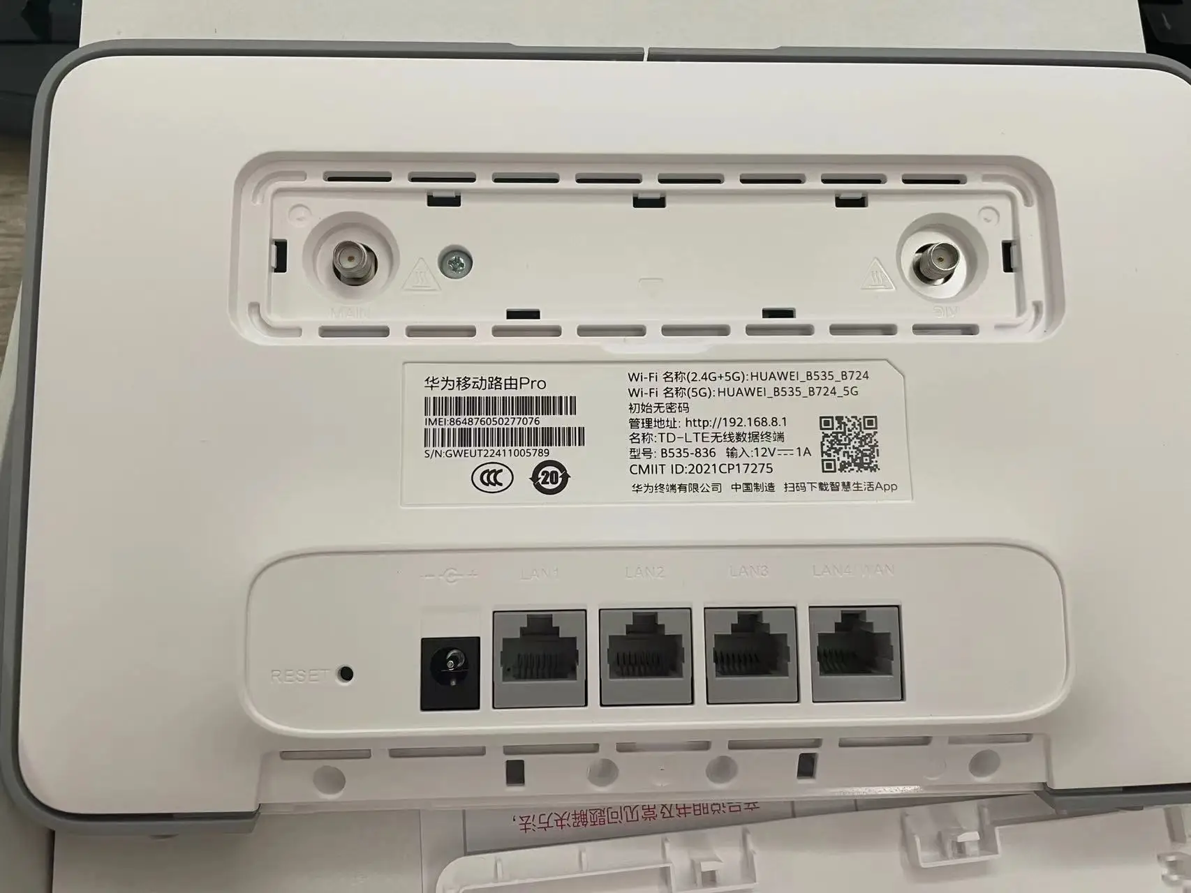 HUAWEI 4G Router Pro B535-836 LTE 300 Mbps Băng Tần Kép Wi-Fi Hotspot Micro SIM Khe Cắm Thẻ 4 Gigabit cổng Ethernet Cat 7 CPE Router