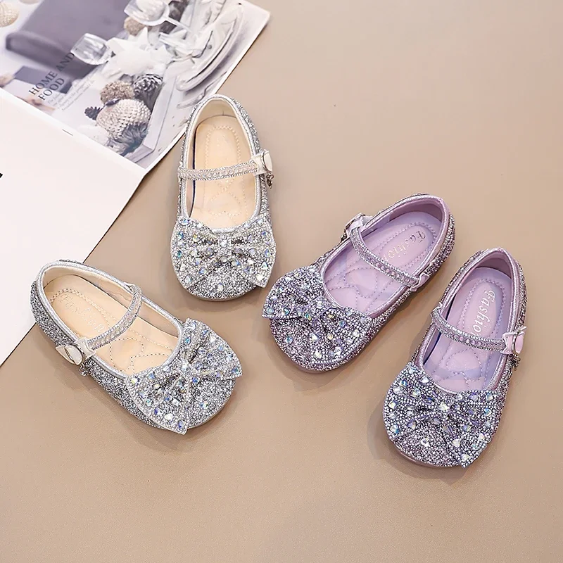 Glänzende, mit Kristallen besetzte Ballerinas im Prinzessinnenstil für Mädchen, geeignet für alle Jahreszeiten, mit Schleifen und Pailletten, ideal für Partys und Geburtstage. – Detail 3