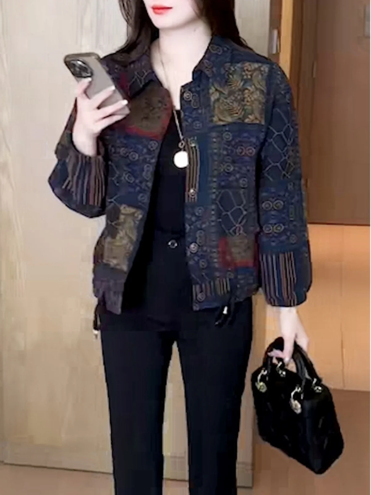 

Fashionable Printed Lapel Women's Jacket Loose Fit Autumn Winter Outerwear Casual Style Button Pocket Detail Resin Color Fast...