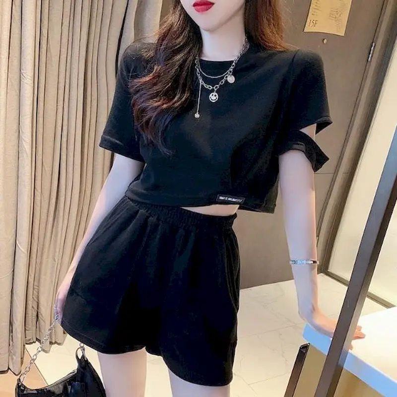 

Casual Sports Suits Women 2024 Summer Fashion Design Sense Short-sleeved T-shirt and Shorts Two Piece Sets Womens Short Suits