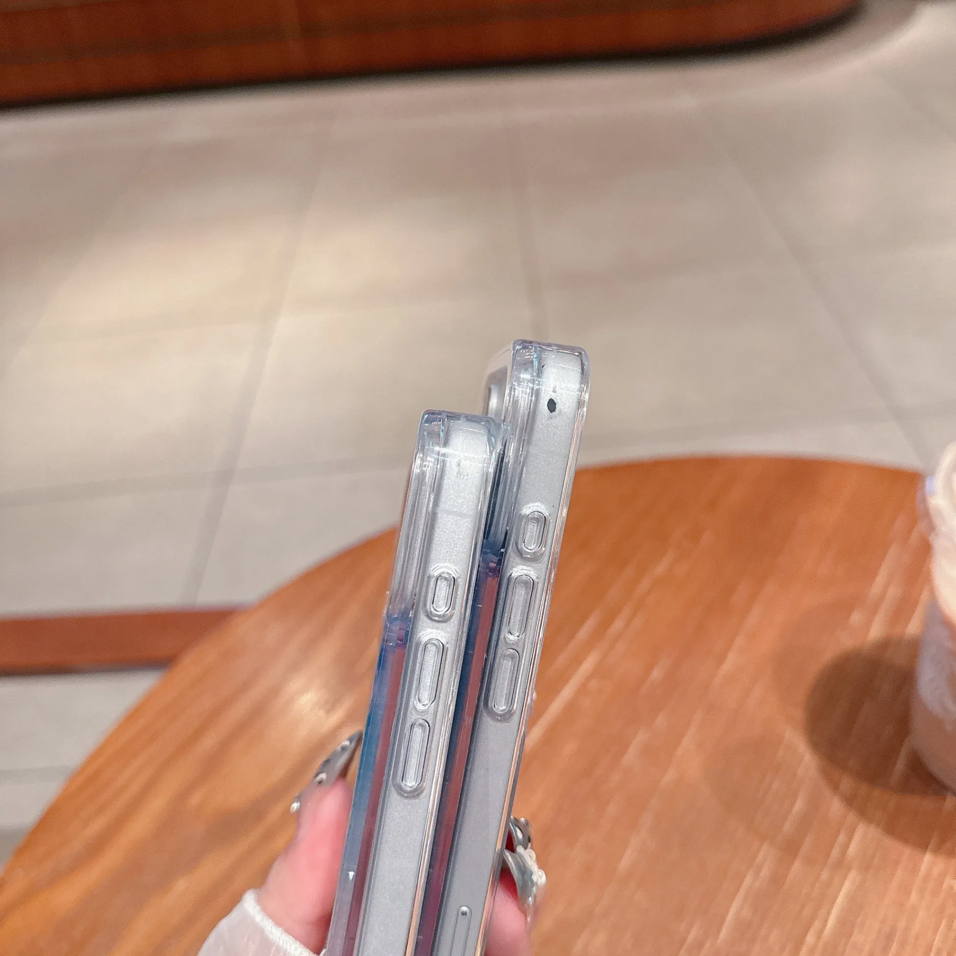 Dynamische Goldfisch-Flüssig-Quicksand-Handyhülle für iPhone 18 17 16 15 Pro Max, fließender Glitzer, stoßfeste, rutschfeste TPU-Rückabdeckung – Detail 2