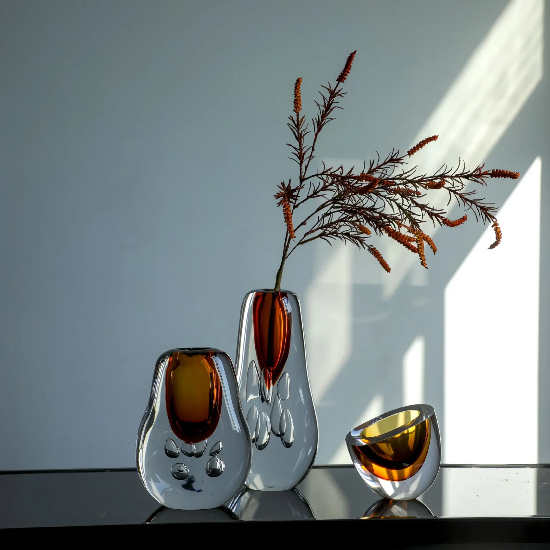 

z Modern light luxury style transparent amber glass vase for home decoration