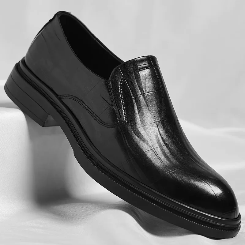 

Leather oes Men's Summer Briti Soft Bot Busin Slip-On Loers Breathable Genuine Leather Casual Wedding om oes