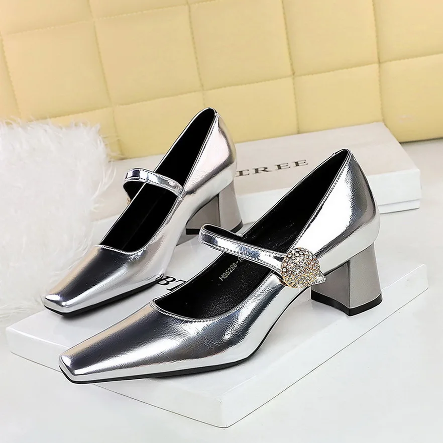 2025 Banquet Diamond Buckle Strap Medium Thick Shallow Mouth Square Heel Women's Single Wedding Shoes Women Pumps  туфли женские