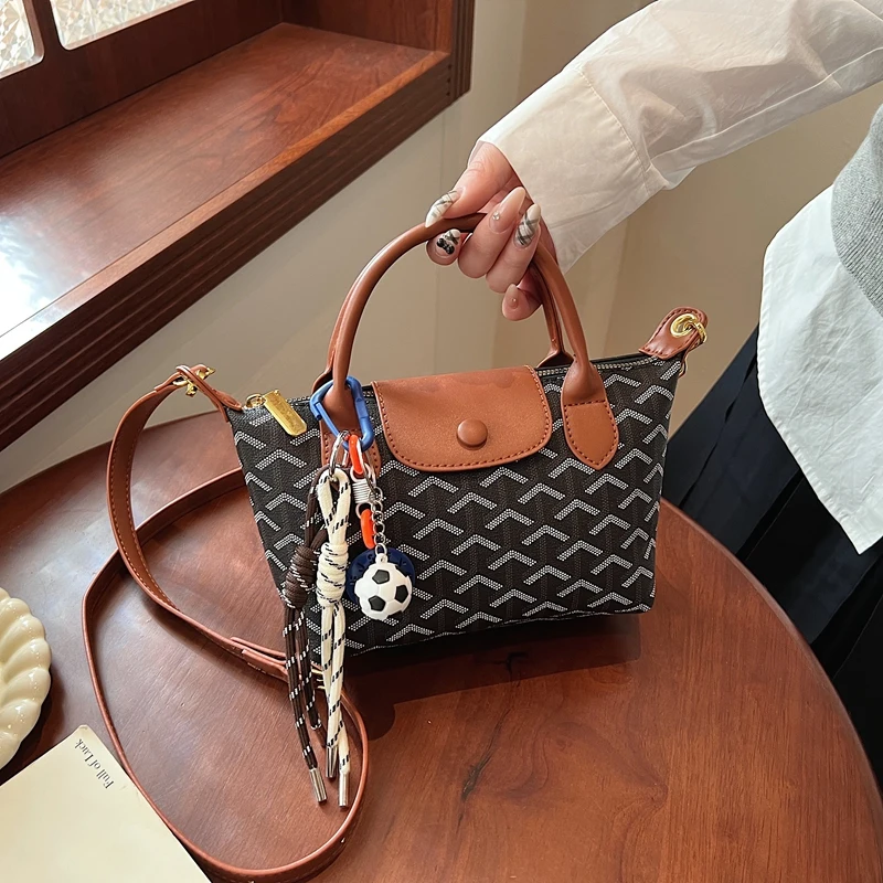 

High-End Eco-Friendly Shopper Bag for Leisure Women Large Capacity Minimalist Solid Color Vintage Casual Style