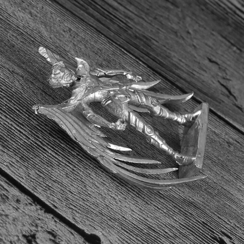 Saint Seiya Cupronickel Metal Artware Strzelec Panna Figurki akcji Pulpit Wnętrze samochodu Miniaturowe ozdoby Akcesoria Zabawki