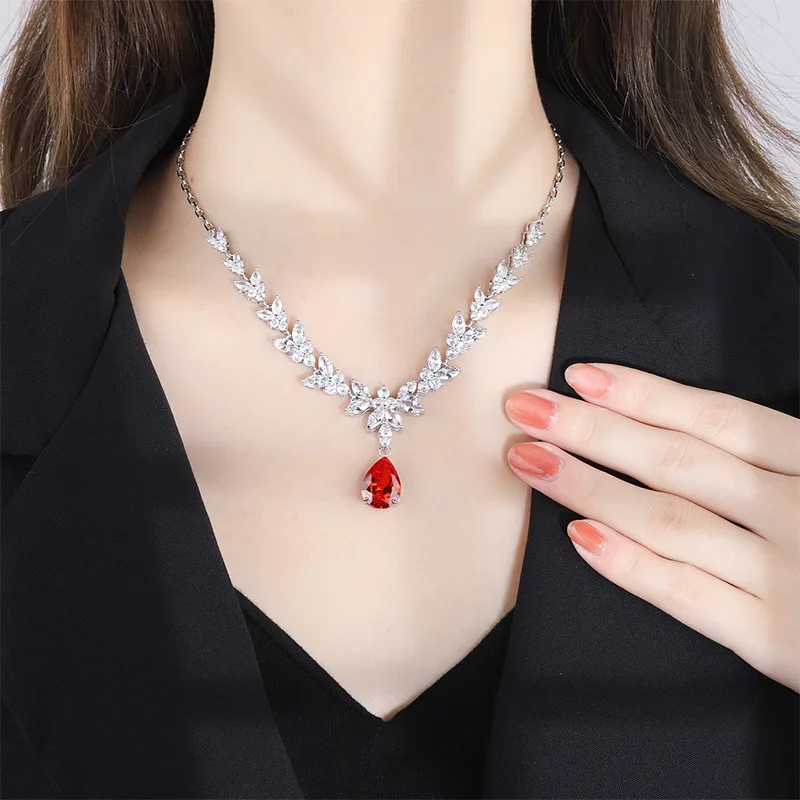 Ruby High Carbon Stone Water Droplet Pendant Clavicle Chain Wedding Dress Dress Banquet High Quality Jewelry Anniversary Gift