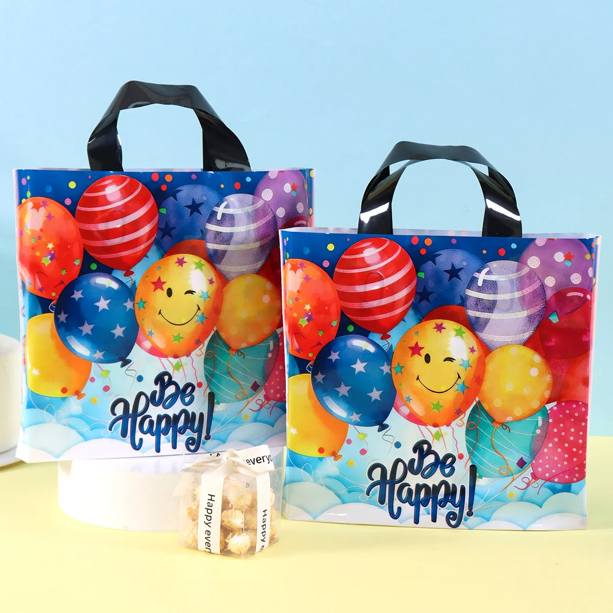 Sacs cadeaux colorés pour ballons, 30x25cm, motif visage souriant mignon, sacs à friandises en papier avec poignée pour fête de mariage, 6 pièces