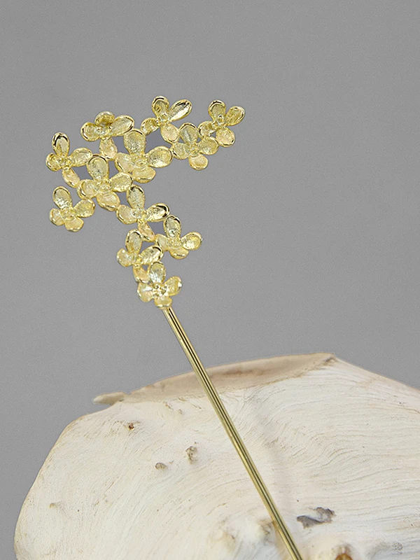 

Original Design Pure Gold Floral Brooch Pin Clustered Chrysanthemum Falling Traditional Chinese Style Unique Fashion Jewelry