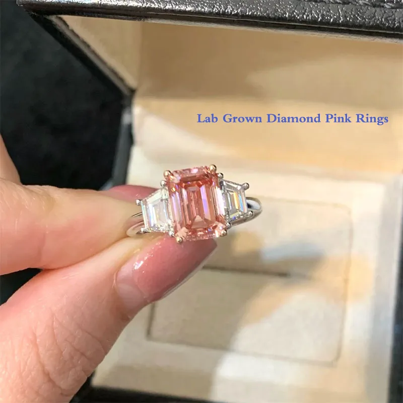 

Platinum 950 2CT Main Stone VS-VVS Pink Emerald Cut IGI &Brilliant Step Trapezoid Cut Side Stone Lab Grown Diamond Ring For Lady