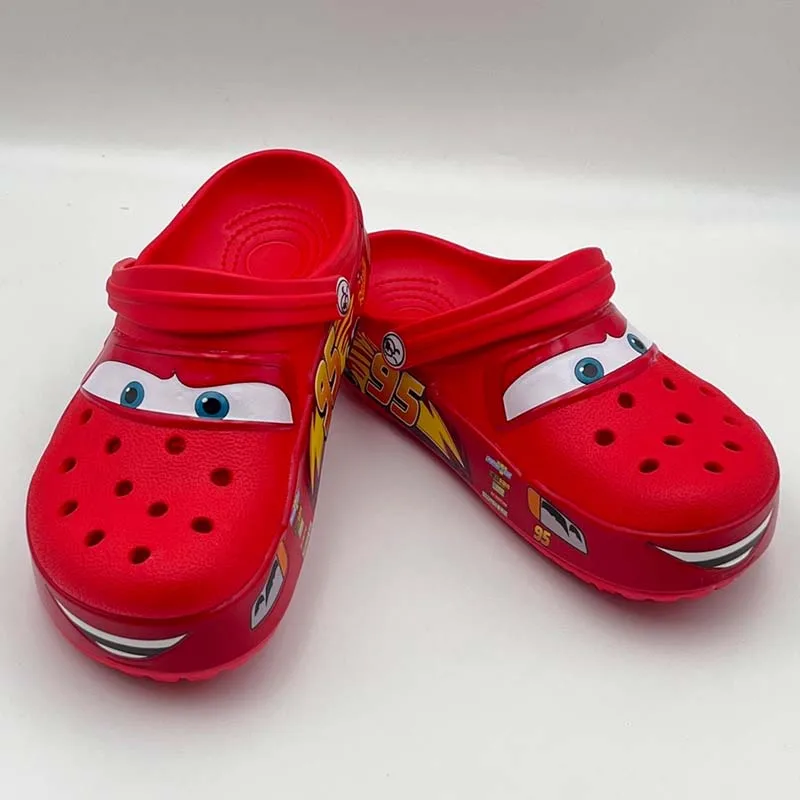 Pantofole estive Uomo Fulmine Mcqueen Uomo Pixar Impermeabile Spiaggia all'aperto Holey Eva Scarpe Sandali Donna Auto Infradito Ragazzo Regalo