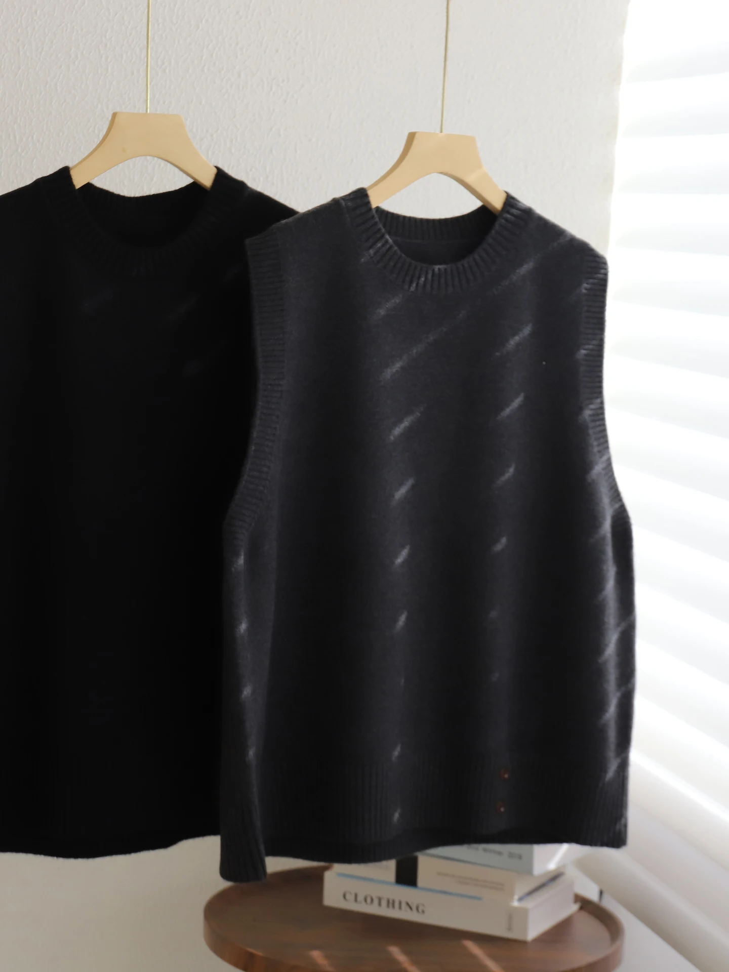 

Casual Loose Knitted Svel Vest Women's Autumn Winter New Sle Love Lace Velvet round Ne Patchwork Ribbed Inner Wear Top