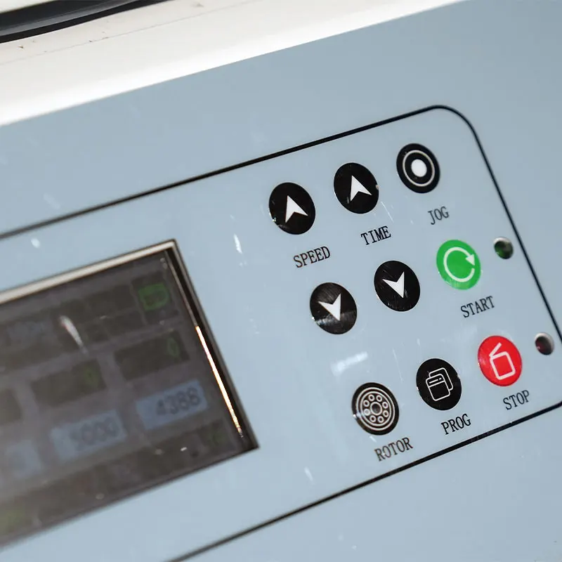 جهاز طرد مركزي طبي سطح الطاولة جهاز طرد مركزي مبرد منخفض السرعة مع شاشة رقمية OLED للمختبر