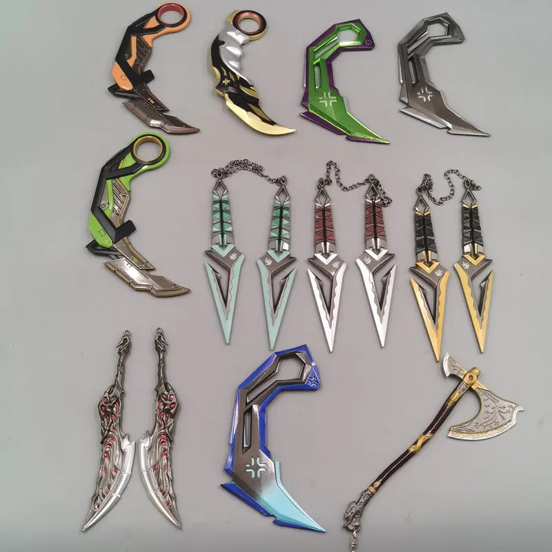 Randomly VALORANT Soul Land Jujutsu Kaisen God of War Three Kingdom Sword GamePeripheral Mini Keychain Metal Pendant Gift Toy