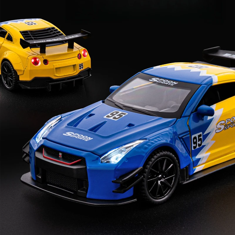 1:32 GTR R35 سيارة رياضية سبيكة محاكاة نموذج Diecasts لعبة معدنية نموذج سيارة جمع هدية