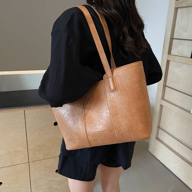 LEFTSIDE Design Retro Big PU Leather Tote Bag for Women 2024 Y2K Retro Fashion Underarm Shoulder Bag Handbags Hand Bag