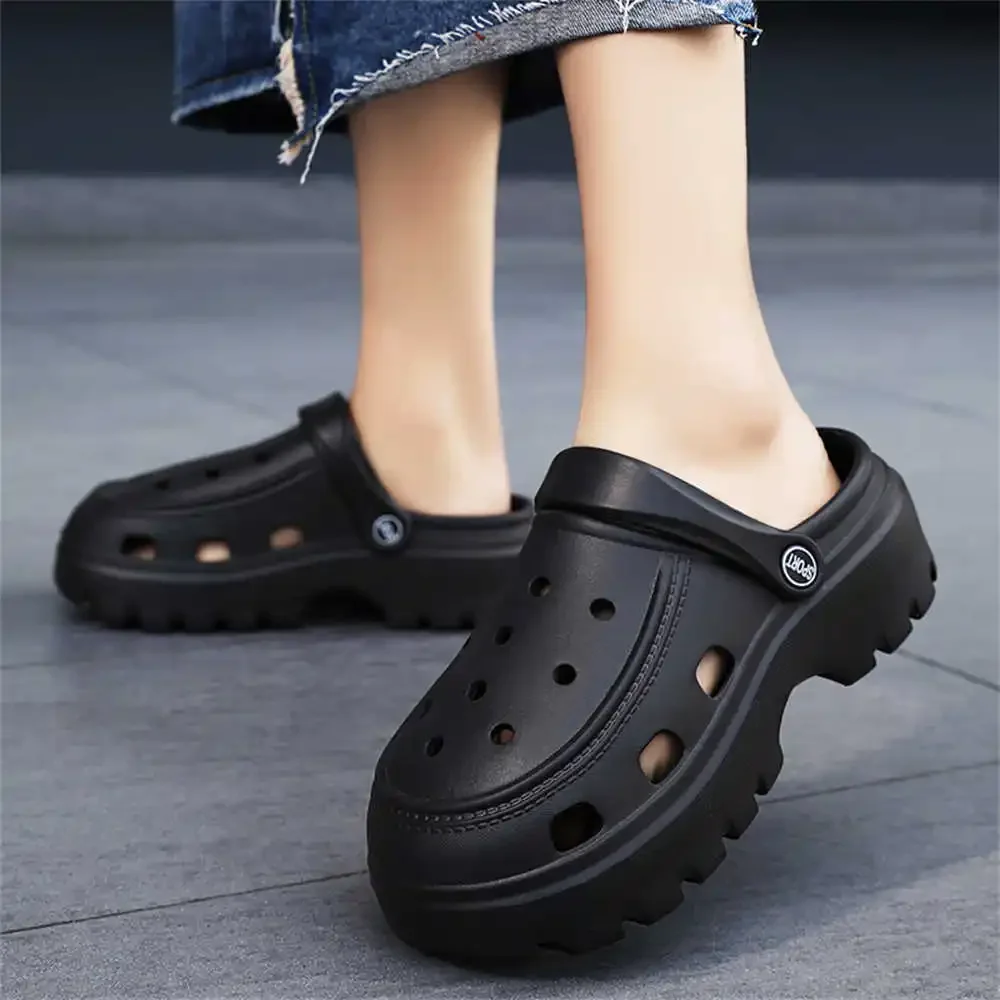 Round Toe Hole Sandals Outdoor Sandals Women Lowest Price Shoes Luxury Designer Slippers Sneakers Sport Jogging