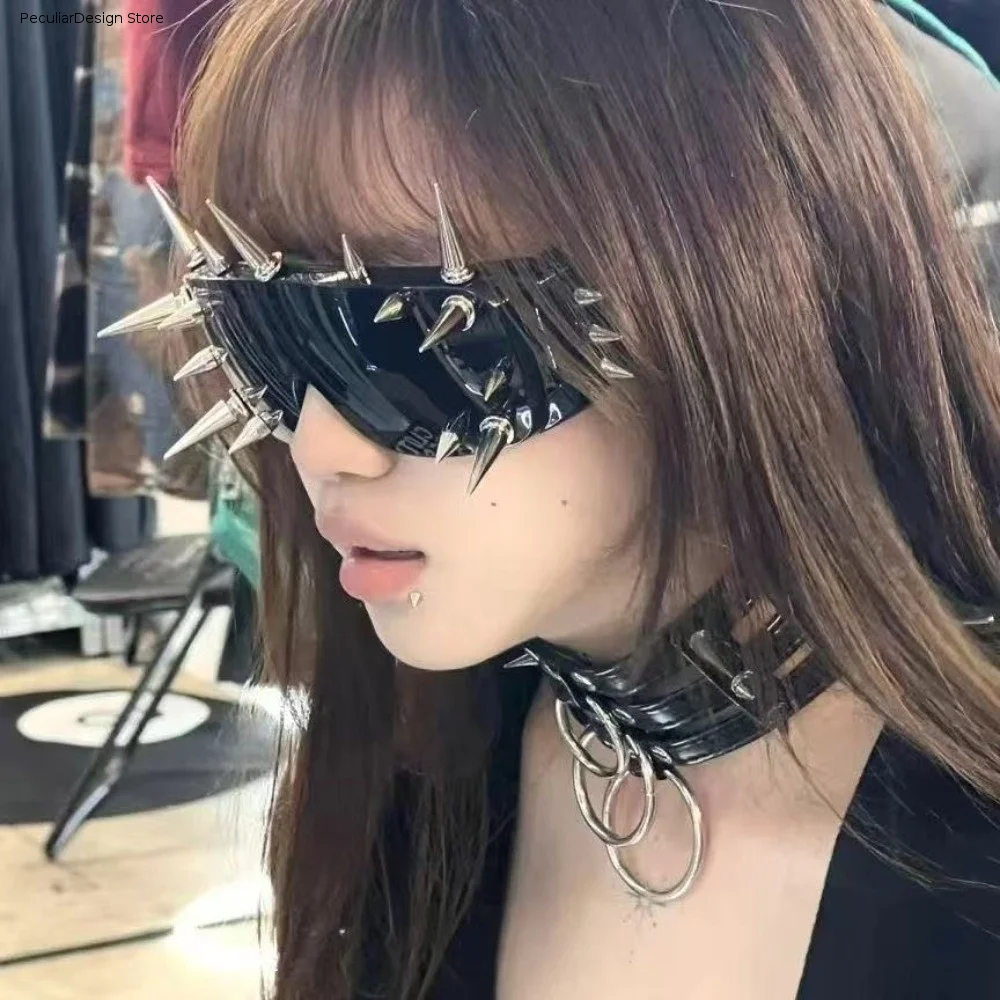 Retro Steampunk Sunglasses Unique Individualistic Oversized Sun Glasses Exaggerated Vintage Style Halloween Rivet Sunglasses