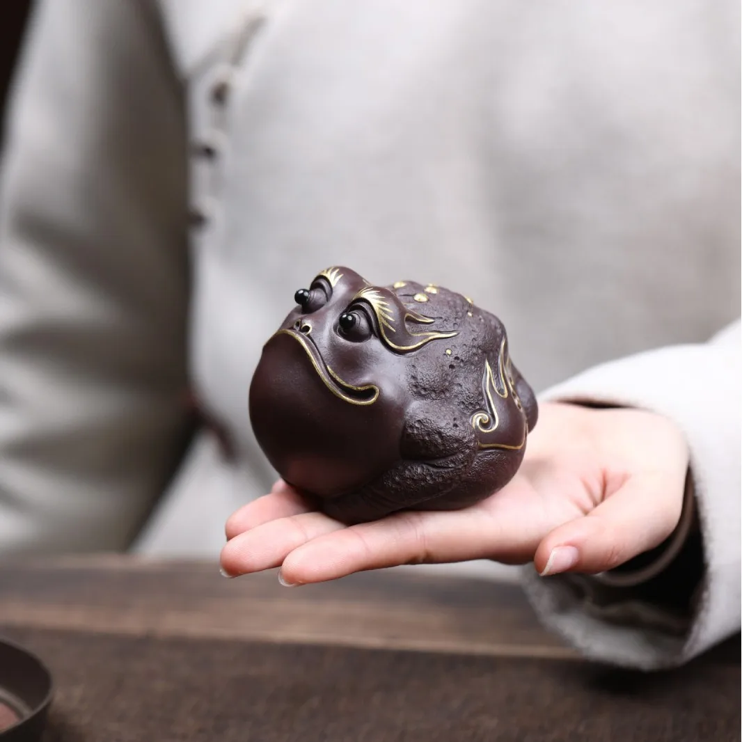Yixing Purple Clay Pet, Gold-Painted Golden Toad Pixiu Ornaments, Creative Tea Set Accessories, Wealth-Attracting And