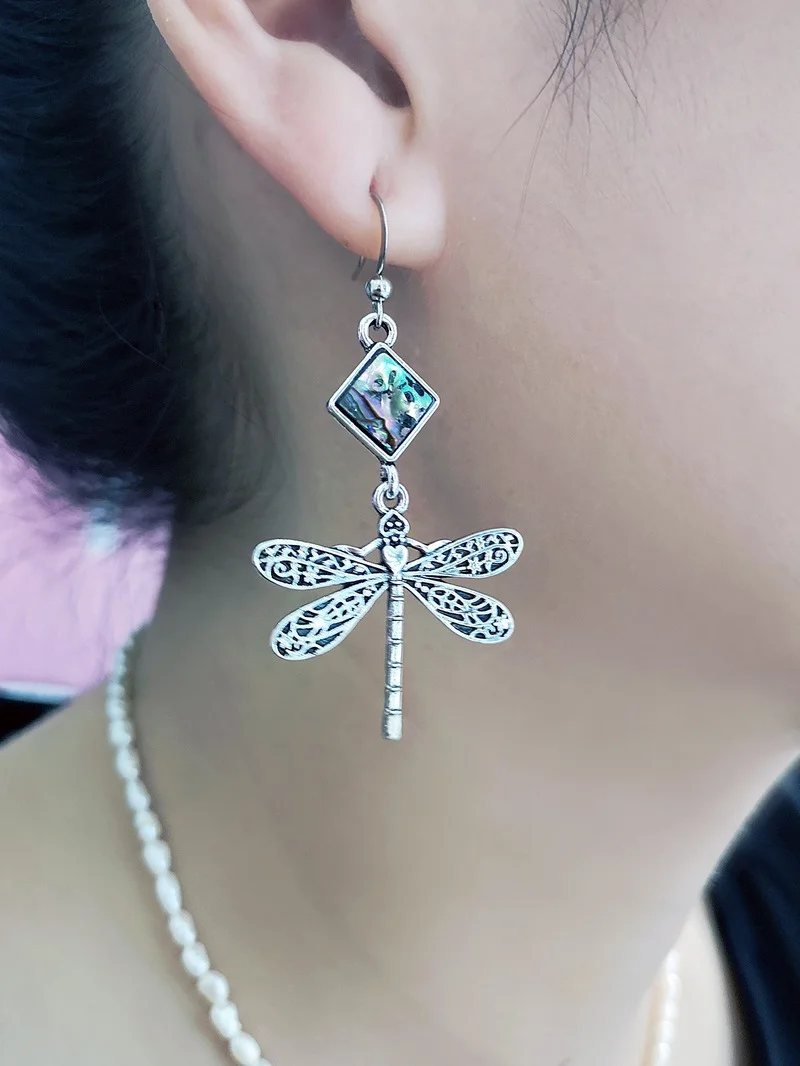 Fashion Creative Abalone and Dragonfly Earrings Retro Silver Color Personalized Dynamic Carved Dragonfly Pendant Earrings