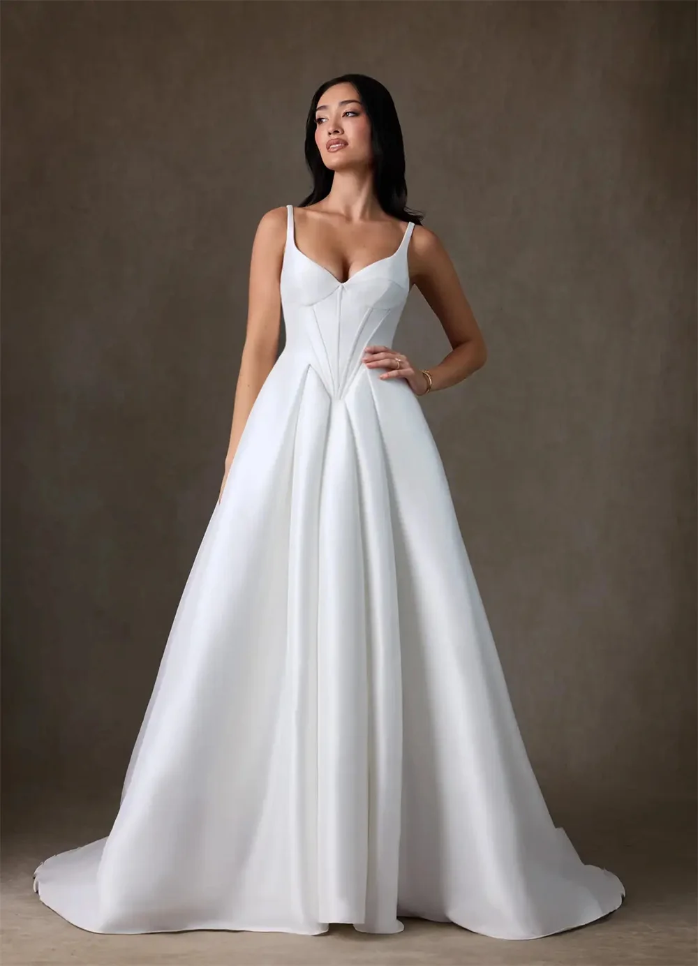 Luxury A Line Wedding Dress Spaghetti Straps Pleated Bride Gowns Sleeveless Bridal Dress Wedding Gowns Vestidos De Novia White 4
